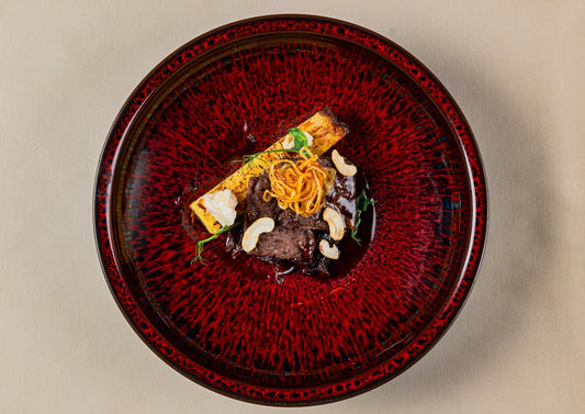 Stirnienos kepsneliai su karamelizuotais svogūnais